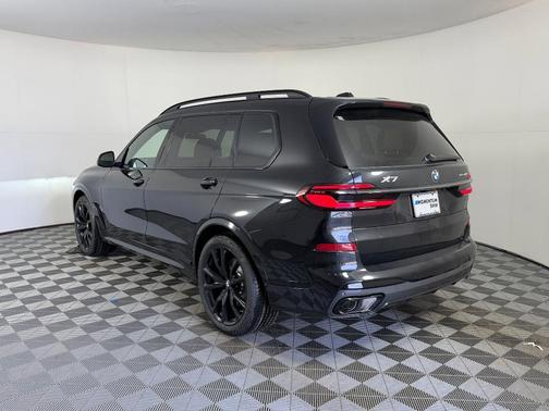 Black Sapphire Metallic 2027 BMW X7 xDrive40i