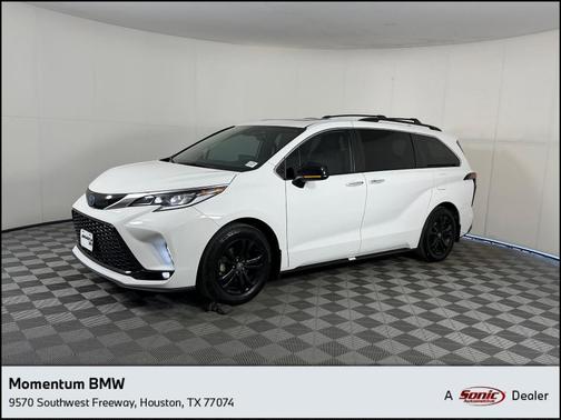 White 2023 Toyota Sienna XSE