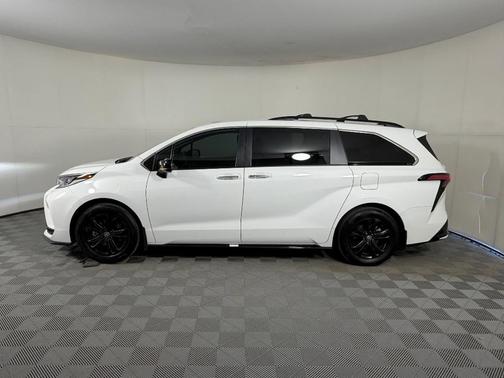 White 2023 Toyota Sienna XSE