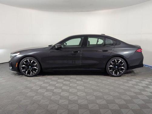 2025 BMW i5 M60
