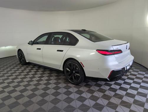 2025 BMW 760 760i xDrive