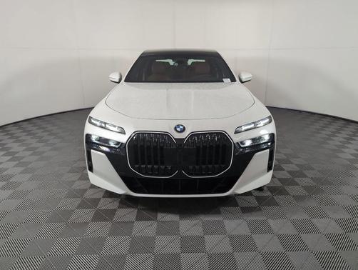2025 BMW 760 760i xDrive