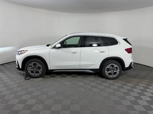 Alpine White 2026 BMW X1 xDrive28i
