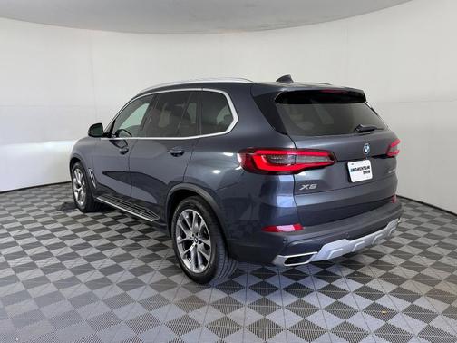 Arctic Gray Metallic 2021 BMW X5 sDrive40i