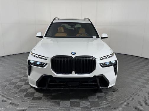 Mineral White Metallic 2027 BMW X7 xDrive40i