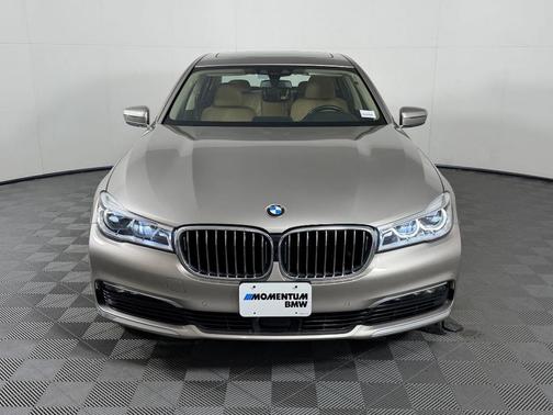 2018 BMW 750 i