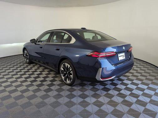 2024 BMW 530 i