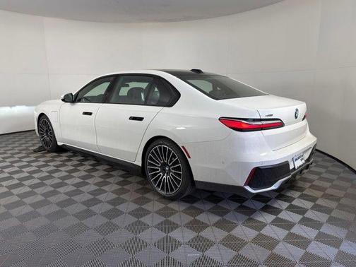 Alpine White 2026 BMW 750e xDrive