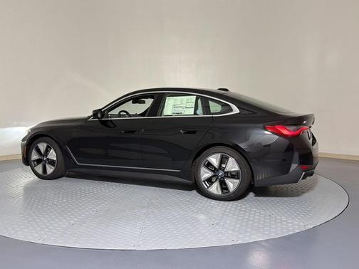 Black Sapphire Metallic 2026 BMW i4 Gran Coupe eDrive40