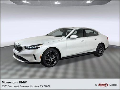 Mineral White Metallic 2026 BMW 530 i