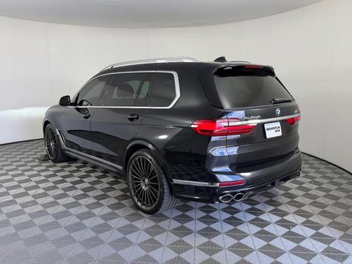 Black Sapphire Metallic 2021 BMW X7 M50i