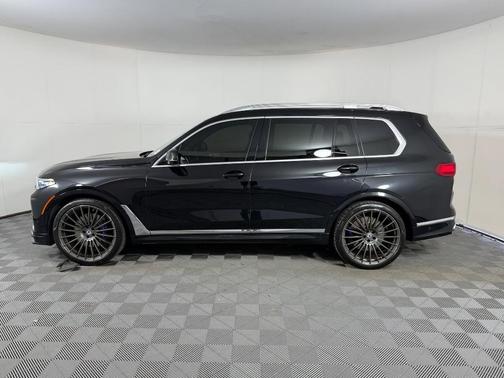 Black Sapphire Metallic 2021 BMW X7 M50i