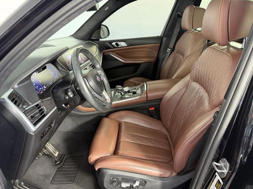 Black Sapphire Metallic 2021 BMW X7 M50i