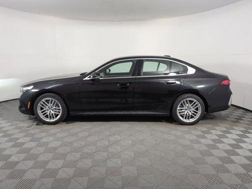 2025 BMW 530 i