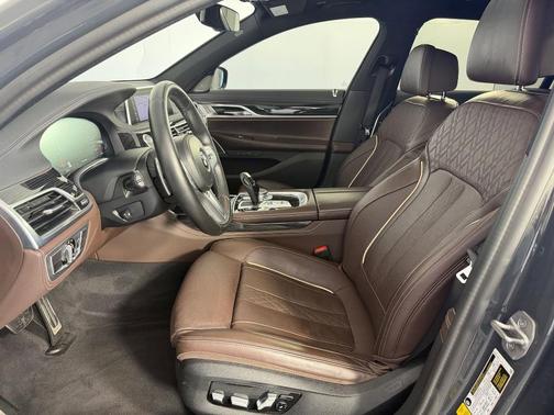 Gray Metallic 2022 BMW 740 i