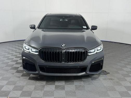 Gray Metallic 2022 BMW 740 i