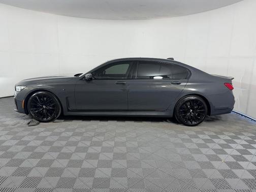 Gray Metallic 2022 BMW 740 i