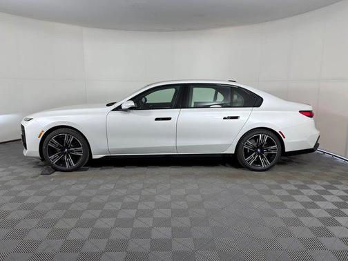 2026 BMW 760 760i xDrive