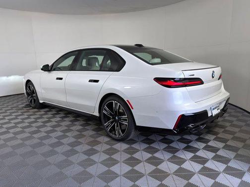 2026 BMW 760 760i xDrive