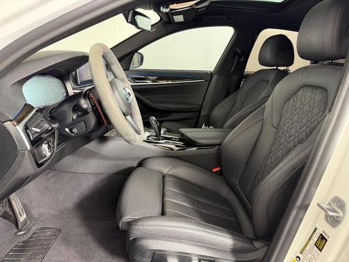 Alpine White 2021 BMW 540 i