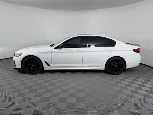 Alpine White 2021 BMW 540 i
