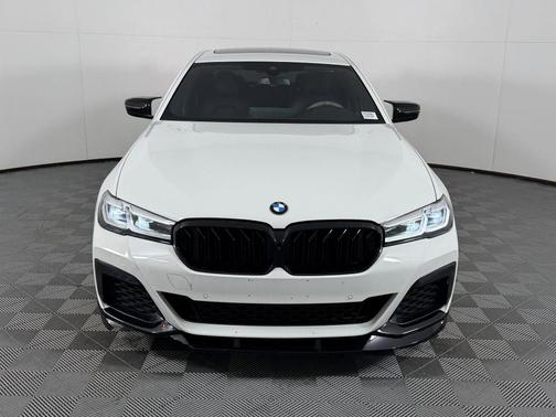 Alpine White 2021 BMW 540 i