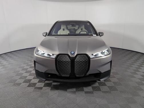 2025 BMW iX xDrive50