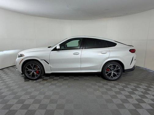 Mineral White Metallic 2026 BMW X6 xDrive40i
