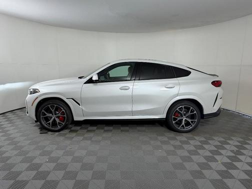 Mineral White Metallic 2026 BMW X6 xDrive40i