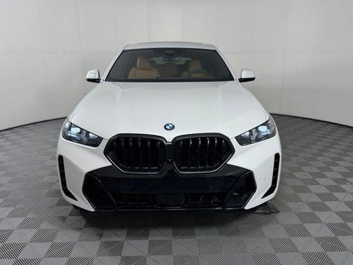 Mineral White Metallic 2026 BMW X6 xDrive40i