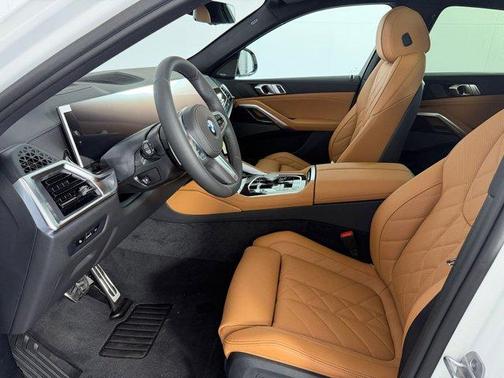 Mineral White Metallic 2026 BMW X6 xDrive40i