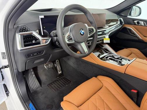 Mineral White Metallic 2026 BMW X6 xDrive40i