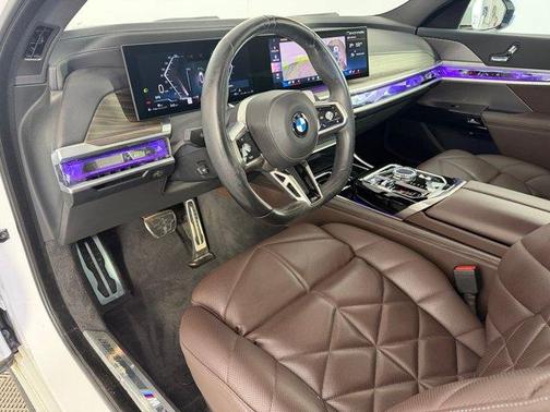 Mineral White Metallic 2023 BMW 740 i