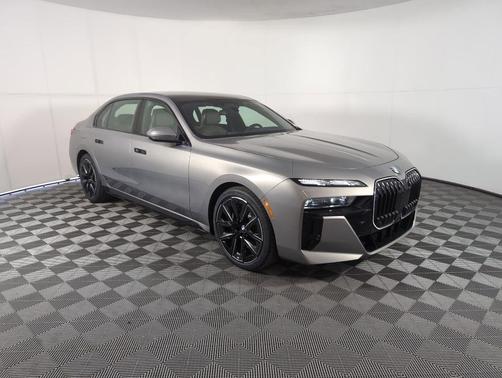 2025 BMW 760 760i xDrive