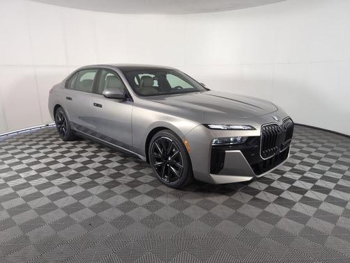 2025 BMW 760 760i xDrive
