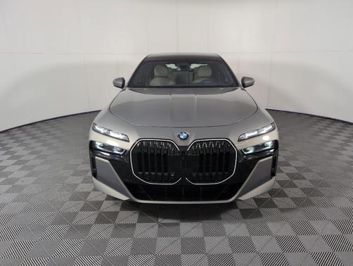 2025 BMW 760 760i xDrive