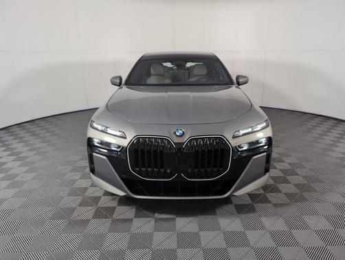 2025 BMW 760 760i xDrive
