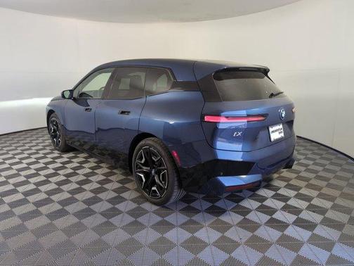 2025 BMW iX xDrive50