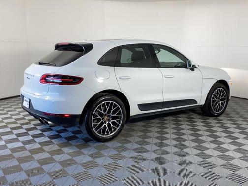 2018 Porsche Macan Sport Edition