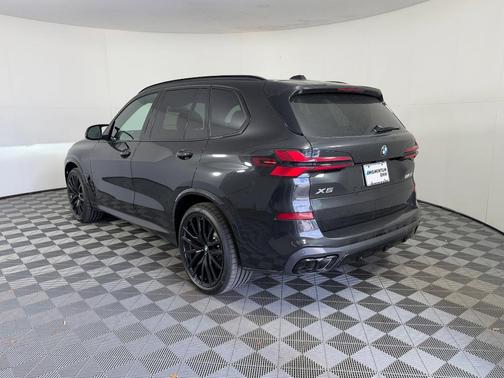 Black Sapphire Metallic 2026 BMW X5 M60i