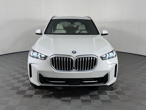 Mineral White Metallic 2026 BMW X5 sDrive40i