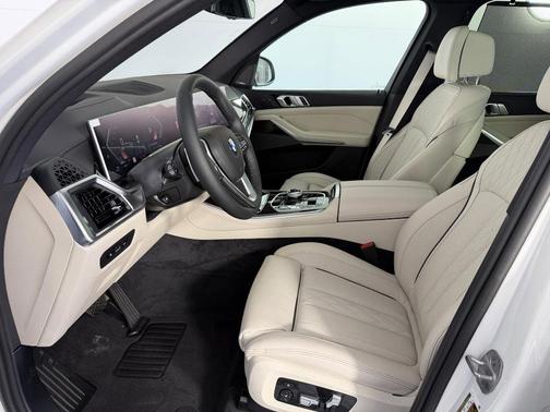 Mineral White Metallic 2026 BMW X5 sDrive40i