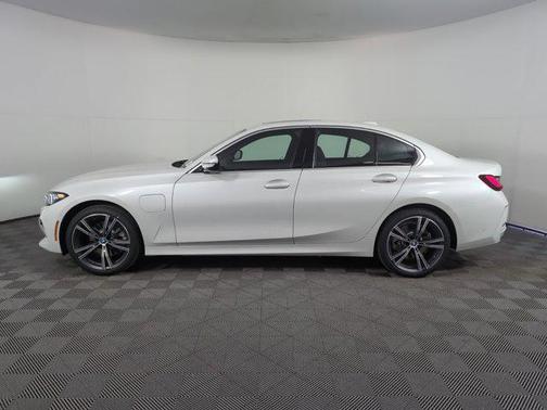 2024 BMW 330e 330e