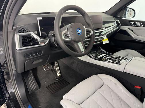 Black Sapphire Metallic 2026 BMW X5 PHEV xDrive50e