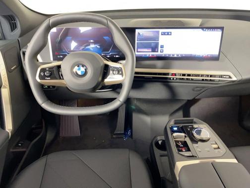2026 BMW iX xDrive45