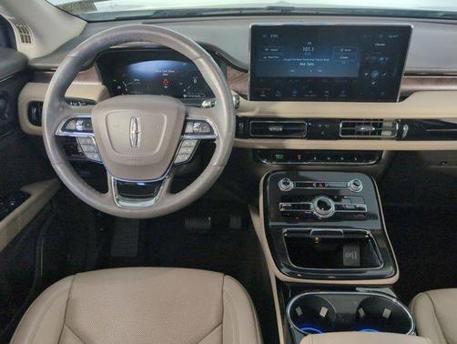 2023 Lincoln Nautilus Reserve