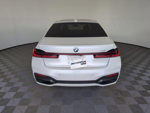 2020 BMW 740 i