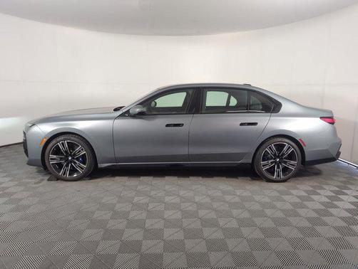 2025 BMW 760 760i xDrive