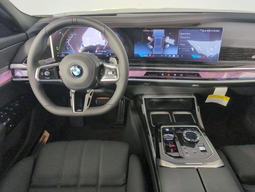 2025 BMW 760 760i xDrive