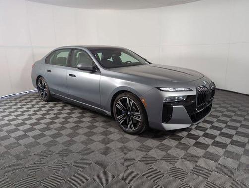 2025 BMW 760 760i xDrive